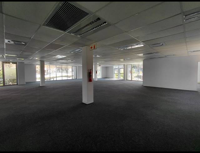 659M² OFFICE TO LET IN BRYANSTON